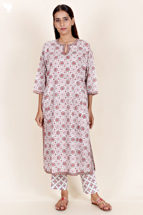 Bizzy Lizzy Kurta And Pant Set With Chiffon Dupatta In Block Print